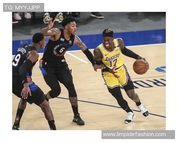 2009年湖人与尼克斯精彩对决全场录像回顾与分析